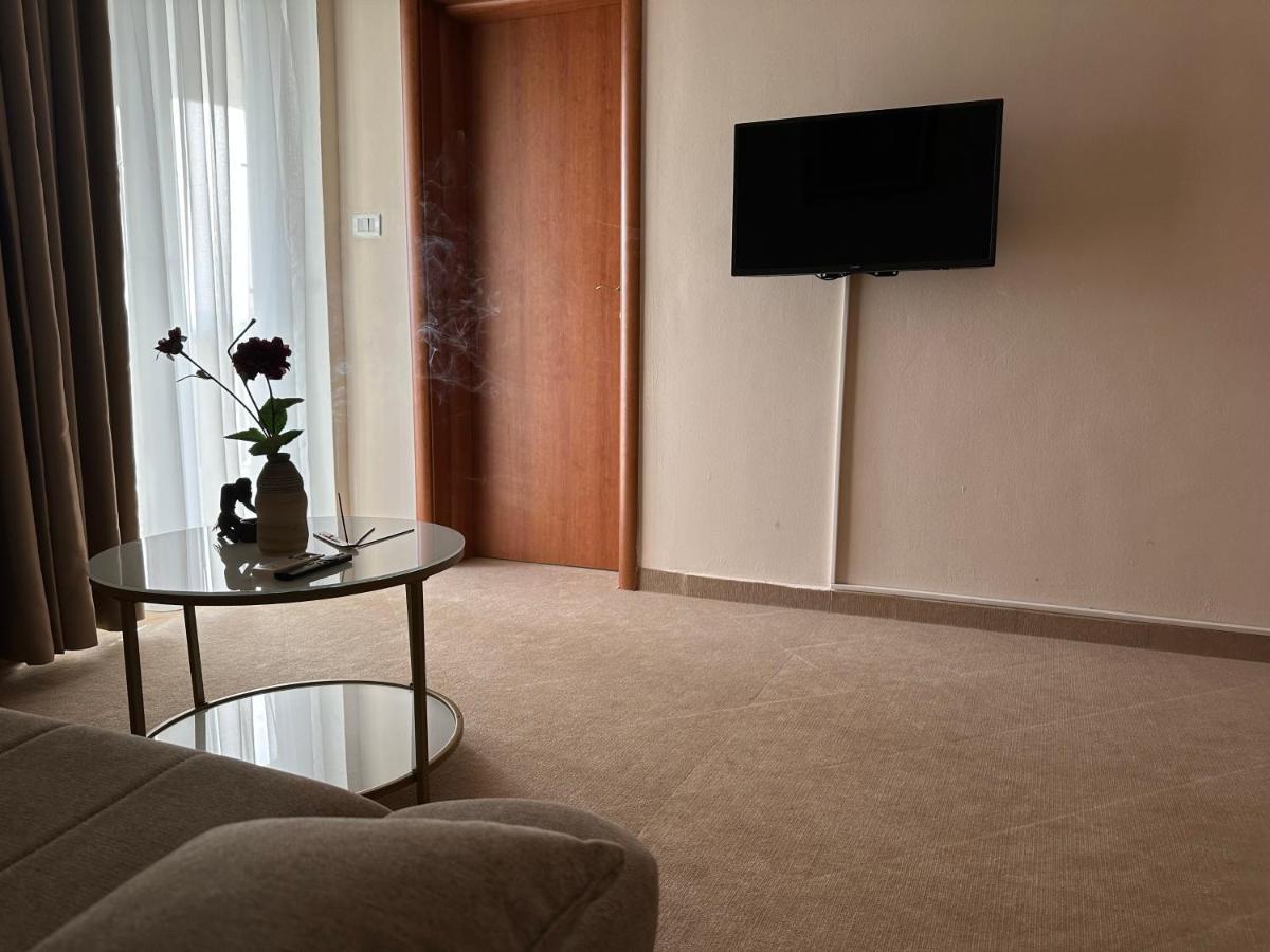 Vila Danica Tivat Apartment Bagian luar foto