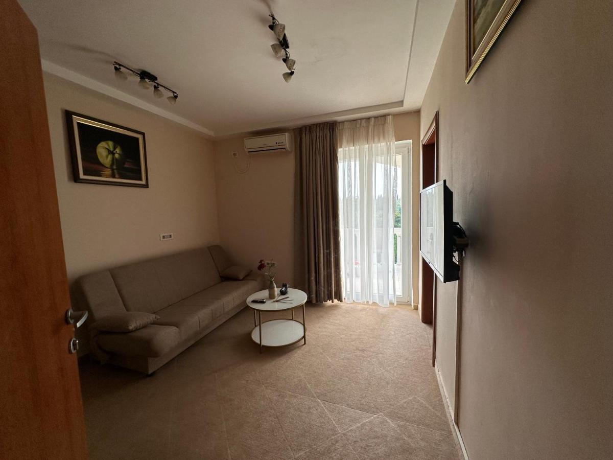 Vila Danica Tivat Apartment Bagian luar foto