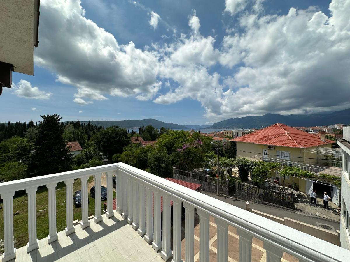 Vila Danica Tivat Apartment Bagian luar foto