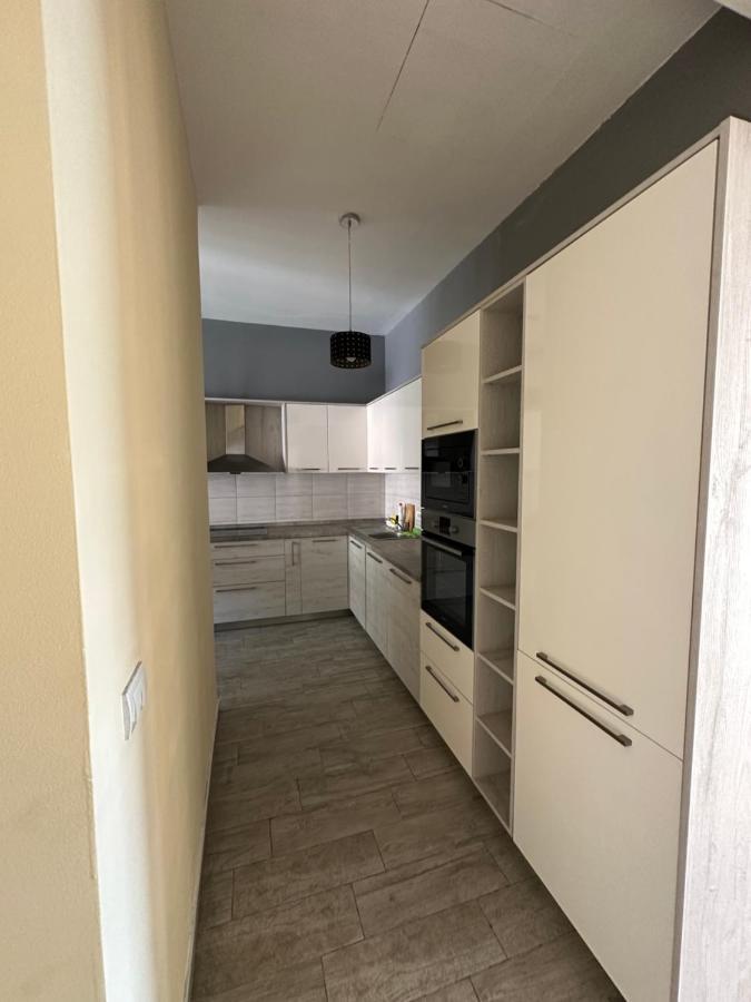 Vila Danica Tivat Apartment Bagian luar foto