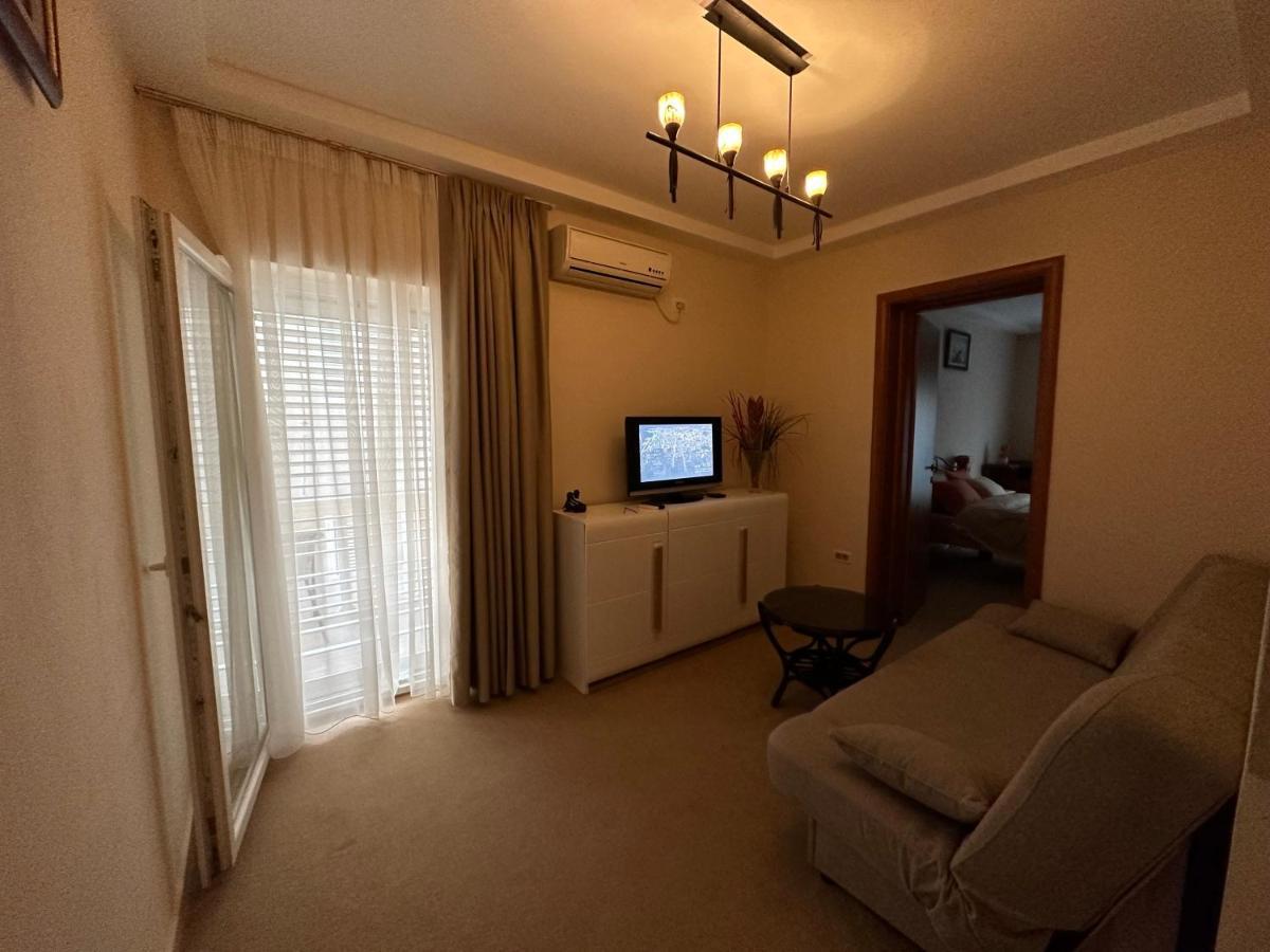 Vila Danica Tivat Apartment Bagian luar foto