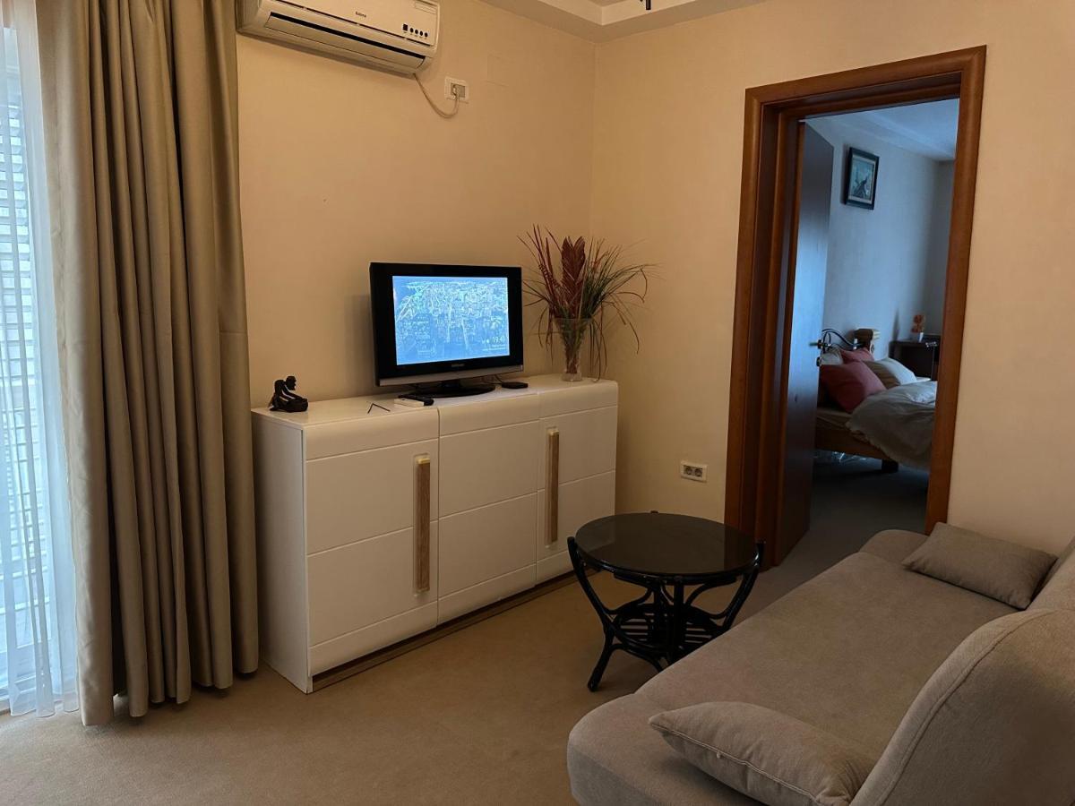 Vila Danica Tivat Apartment Bagian luar foto