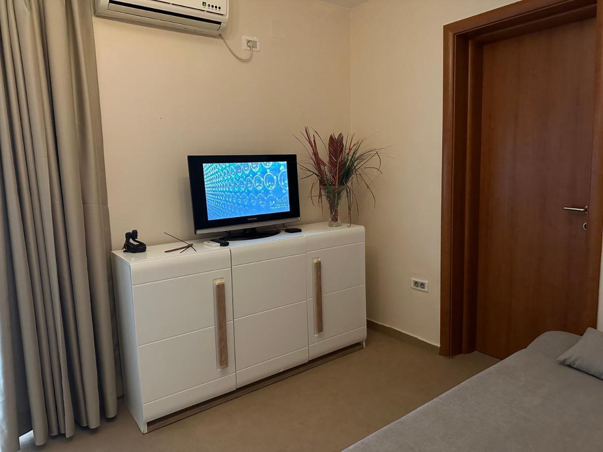 Vila Danica Tivat Apartment Bagian luar foto