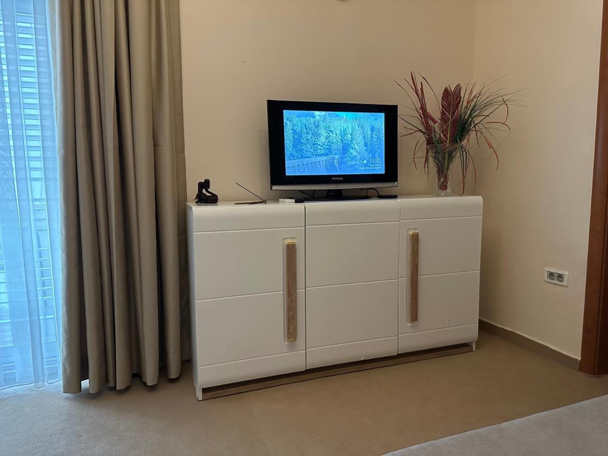 Vila Danica Tivat Apartment Bagian luar foto