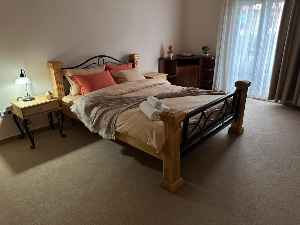 Vila Danica Tivat Apartment Bagian luar foto