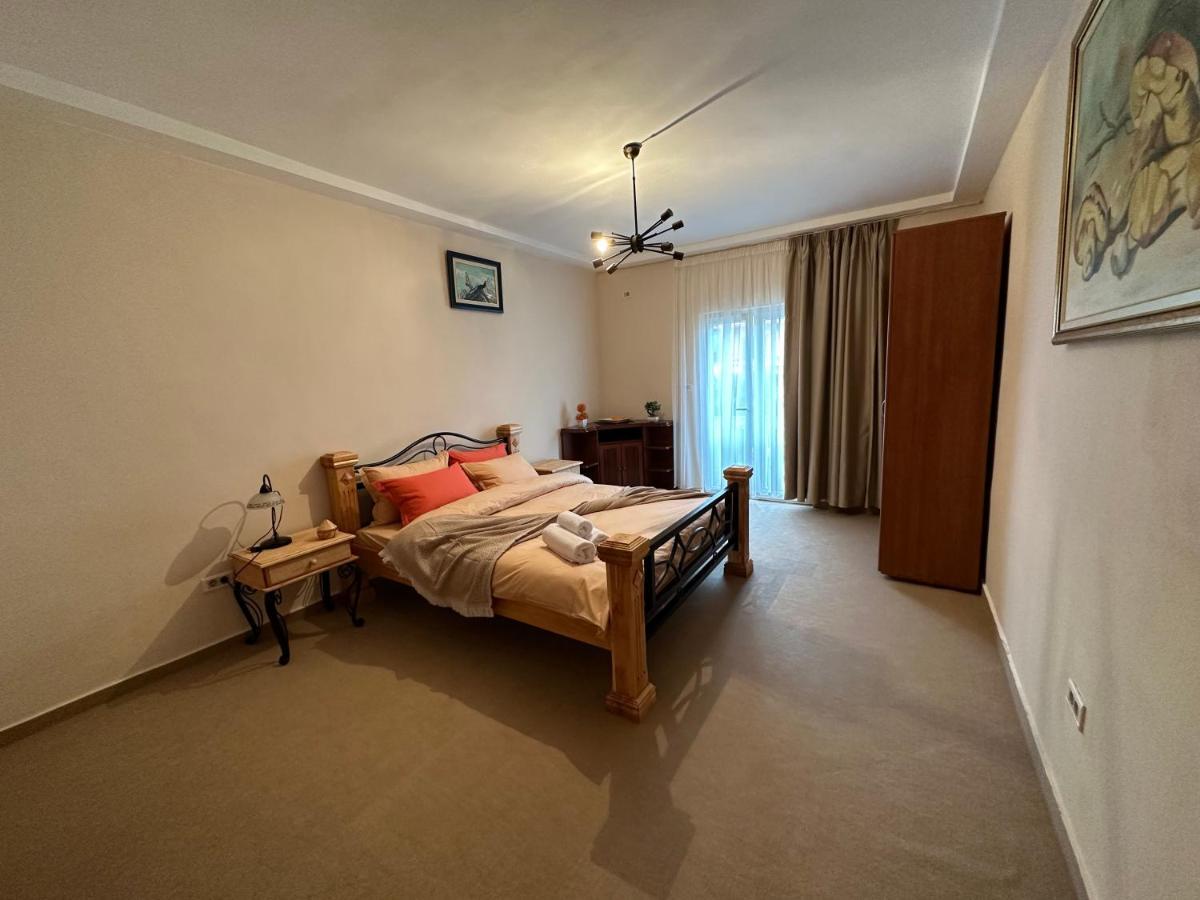 Vila Danica Tivat Apartment Bagian luar foto