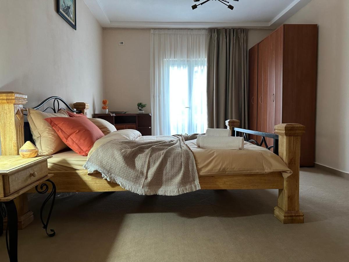 Vila Danica Tivat Apartment Bagian luar foto