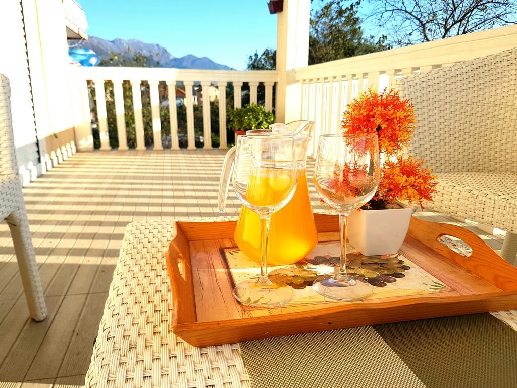 Vila Danica Tivat Apartment Bagian luar foto